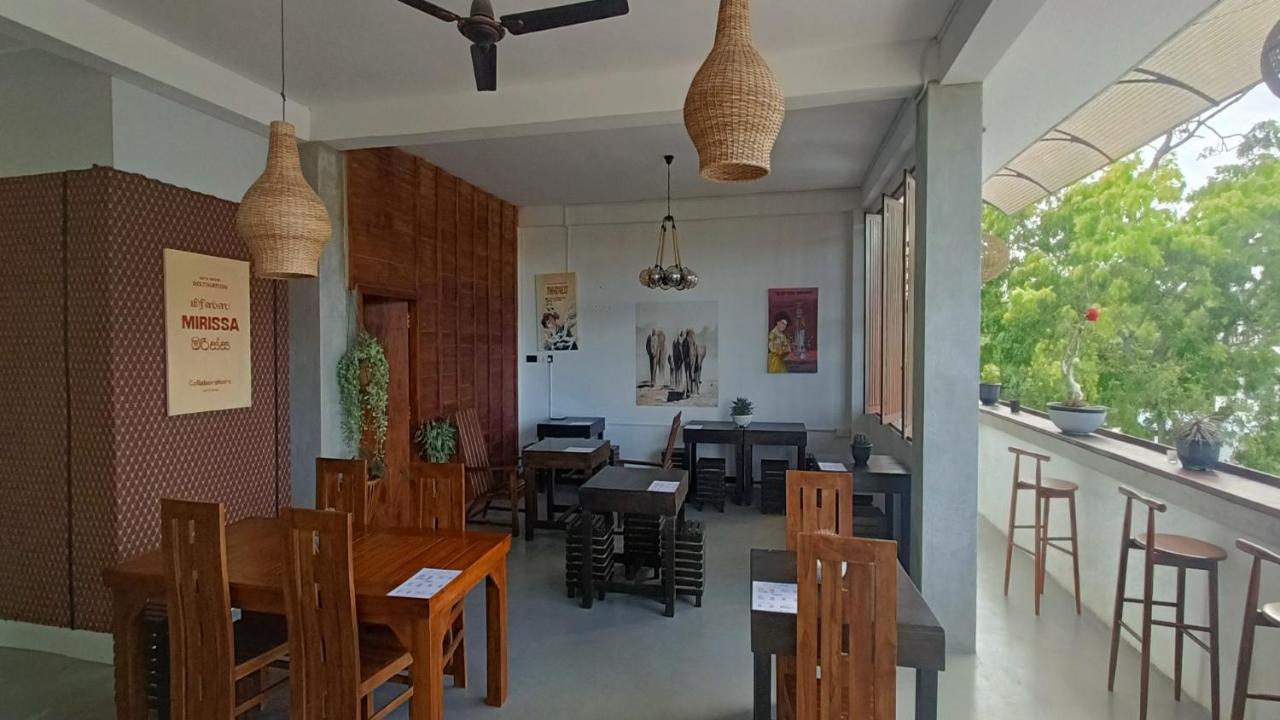 Yasis Surf Lodge Мирисса Экстерьер фото